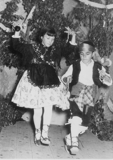 NiÃ±os bailando la jota. Ferreruela