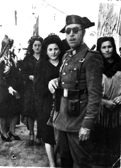 ProcesiÃ³n con guarda. Fuentes Claras.