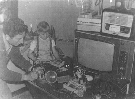 Manuel CarbÃ³ junto a su hija. Loscos. AÃ±o 1968.