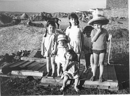 Retrato de un grupo de niÃ±os en Loscos.