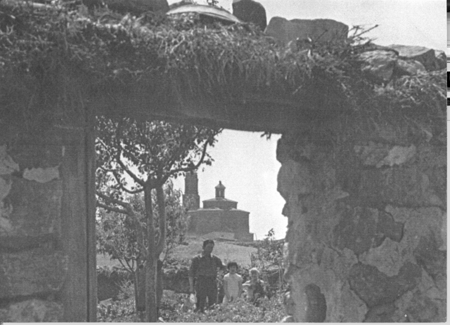 Familia en el huerto. Loscos.