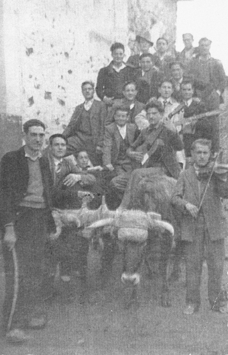 Carro de vaca con quintos y sobrequintos. Loscos. AÃ±o 1949-1950