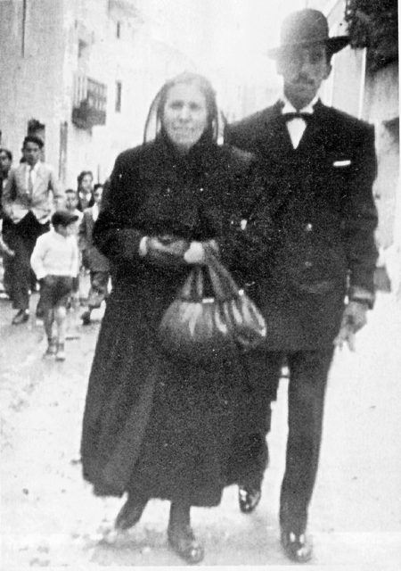 "Novio hacia la iglesia". Lechago.