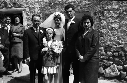 ReciÃ©n casados junto a sus familiares. Lechago