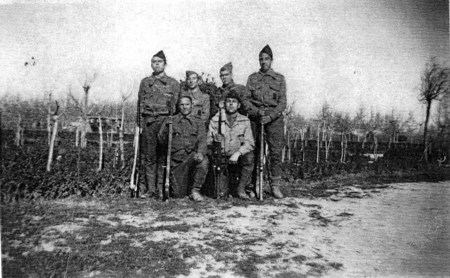 Grupo de soldados durante la guerra civil en Loscos.
