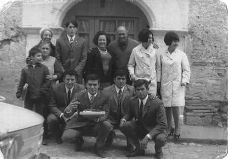 JÃ³venes en las calles de Luco de Jiloca.