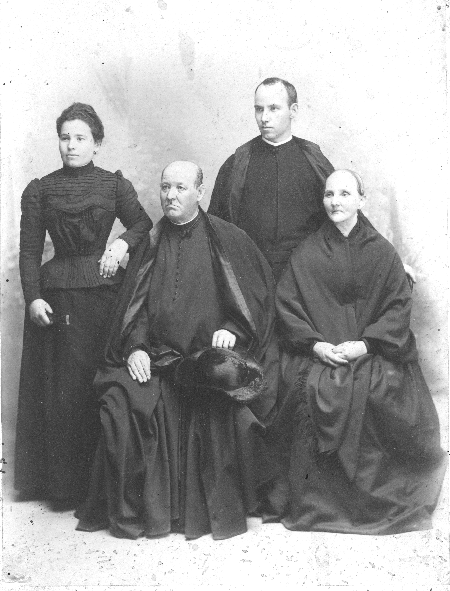 Retrato familiar finales del siglo XIX. Luco.