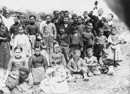 Grupo escolar de niÃ±os. Luco.