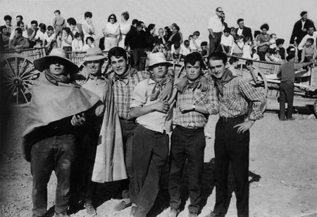 Vecinos de Monreal del Campo en los toros.