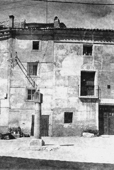 Vista de la Plaza del Pilar. Lechago