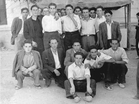 Cuadrilla de amigos de Monreal. AÃ±o 1940.