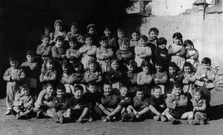 Grupo escolar de Monreal del Campo.
