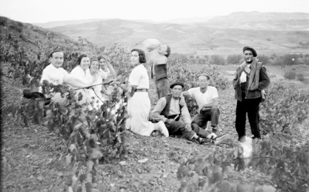 Grupo en el campo. Navarrete