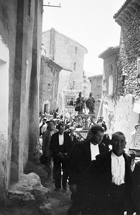 Vecinos en la procesiÃ³n. Navarrete