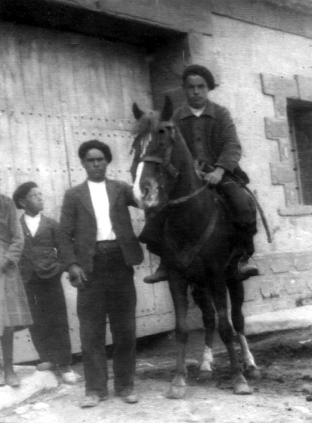 Hombre montado a caballo. OdÃ³n