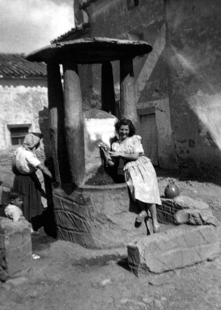 Primera fuente de la Plaza de Loscos. AÃ±o 1940.