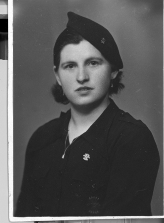 Retrato de mujer. Ojos Negros.