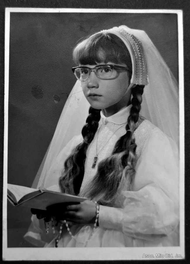 NiÃ±a en la Primera comuniÃ³n