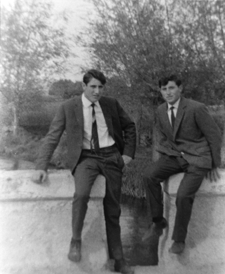 JÃ³venes junto al rÃ­o. El Poyo