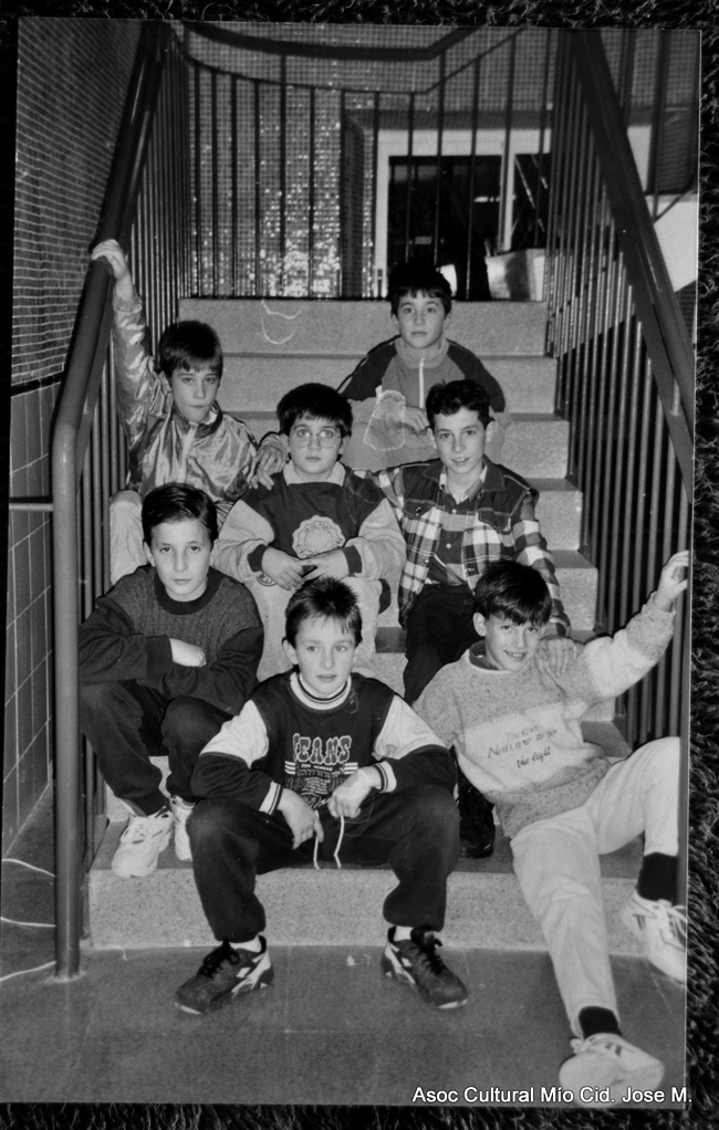 Grupo de niÃ±os en las escuelas