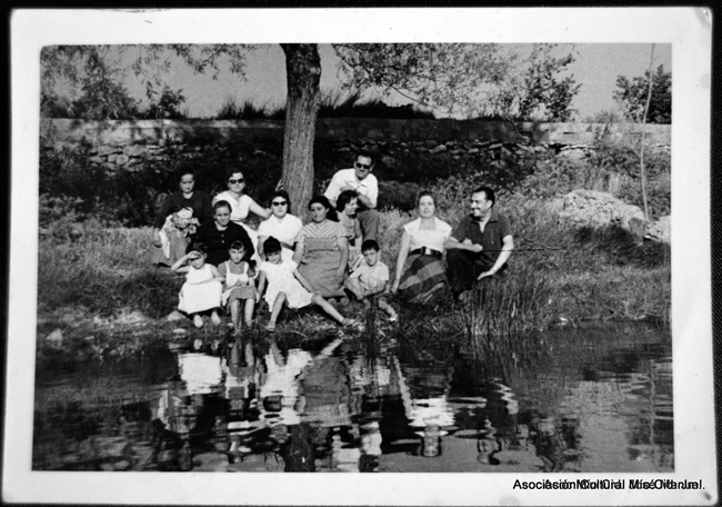 Grupo junto al rÃ­o