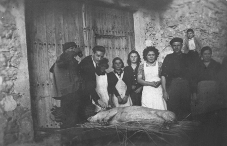 Familia en la matanza. El Poyo del Cid.