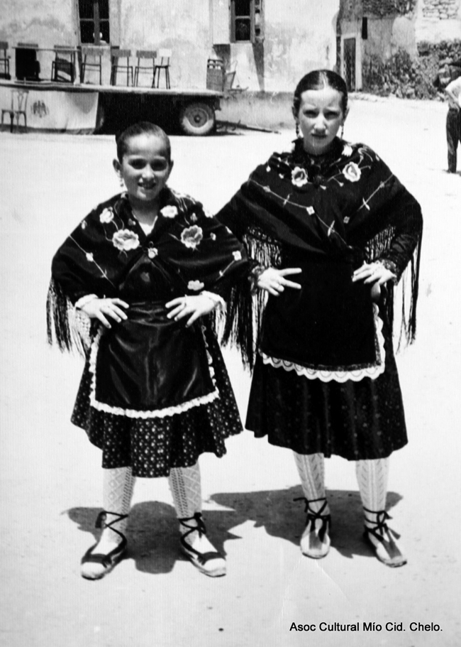 NiÃ±as vestidas de baturras