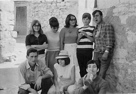 Grupo de amigos de fiesta. Pozuel