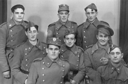 Grupo de soldados. Pozuel