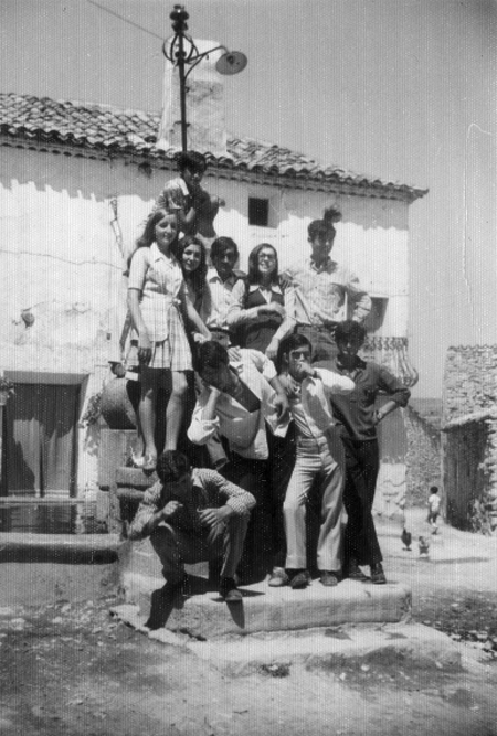 Amigos en la fuente. Pozuel
