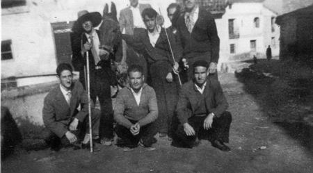 Hombres con caballerÃ­a. Pozuel