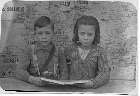 Hermanos en la escuela. Pozuel