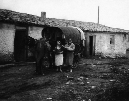 Repartiendo pan. Ojos Negros.