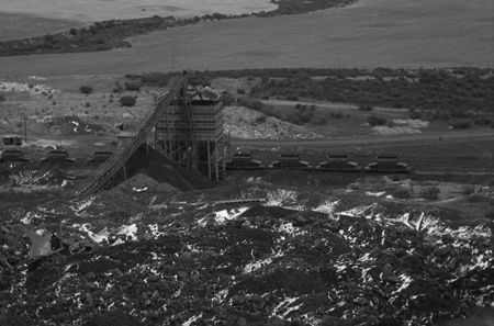 Tolvas cargadero Montiel. Minas Ojos Negros. AÃ±o 1983.