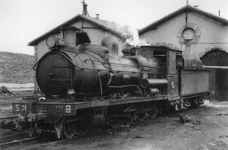 Saliendo de los talleres. Ojos Negros.