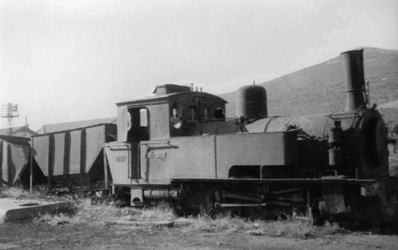 MÃ¡quina de ferrocarril en Villar del Salz. Aprox. 1940.
