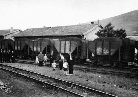 Vagones en la estaciÃ³n de Ojos Negros.