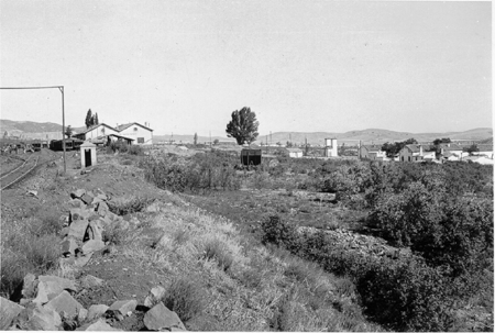 Vista de los railes del ferrocarril minero y de Ojos Negros.