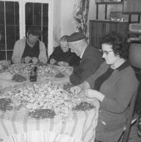 Esbrinando en torno a la mesa. Tornos