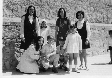 Mujeres y niÃ±os. Torralba de los Sisones.