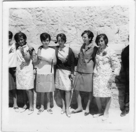 Grupo de mujeres vecinas de Torralba de los Sisones.