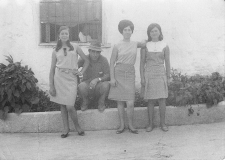 Retrato de cuatro jÃ³venes de Torralba de los Sisones.