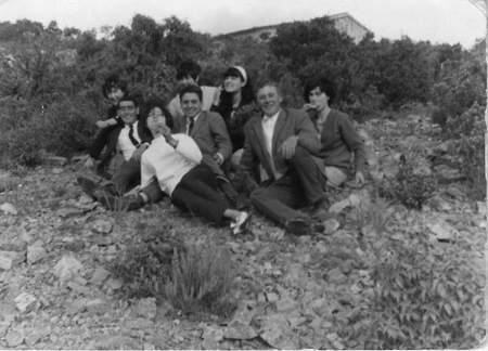 Grupo de jÃ³venes en un dÃ­a de campo. Torralba de los Sisones.