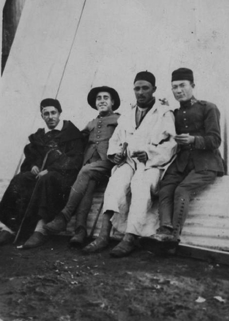 Vecinos de Torralba en Marruecos.