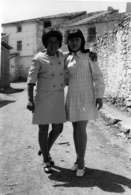 JÃ³venes en la calle. Torralba de los Sisones