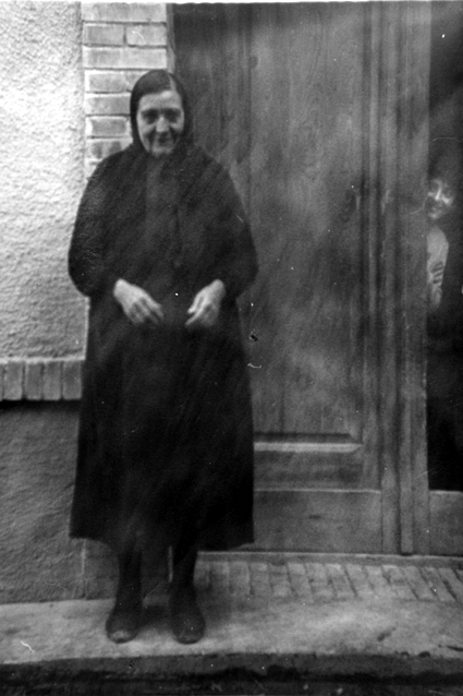 Abuela en Torre los Negros.