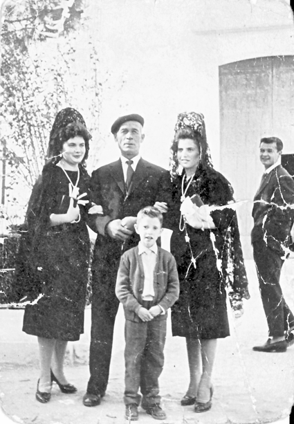 A la salida de misa. Torrelosnegros