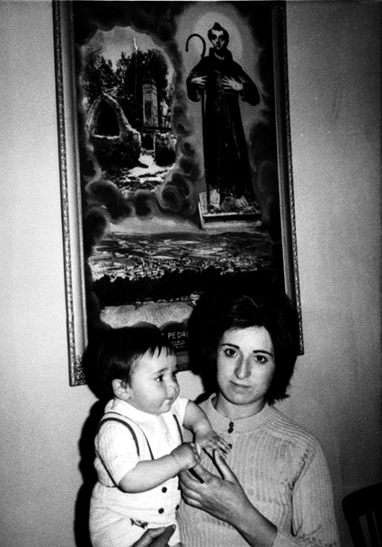 Madre e hijo. Torre los Negros.