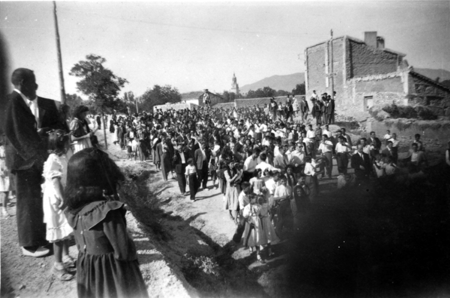 Gente en el baile de San Roque. Calamocha.