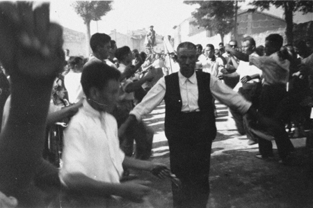 Grupo de gente en el Baile de San Roque. Calamocha.